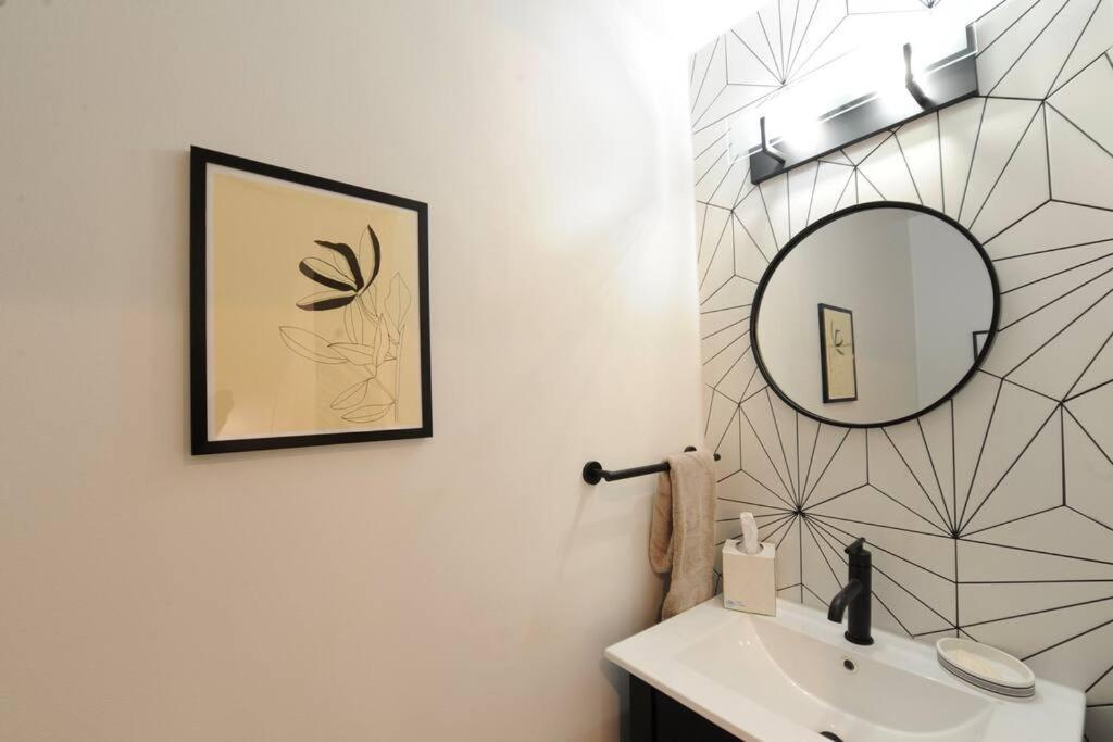 Cherry Blossom Townhouse, Easy Dc Access Washington Luaran gambar